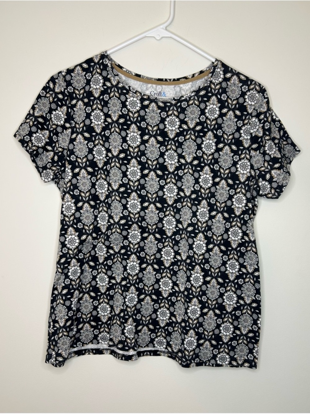 Croft & Barrow Black Floral Print Short Sleeve Top Womens M